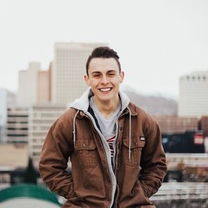 Meet your Posher, Logan